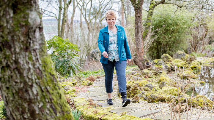 Walk without tripping on uneven terrain