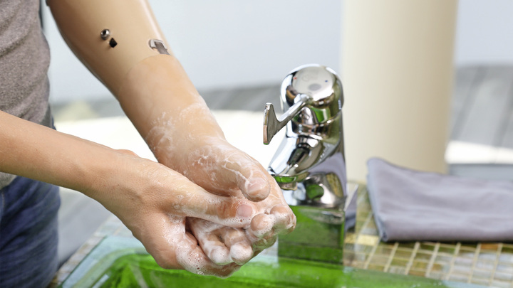 Мытье рук с MySkin Myo
