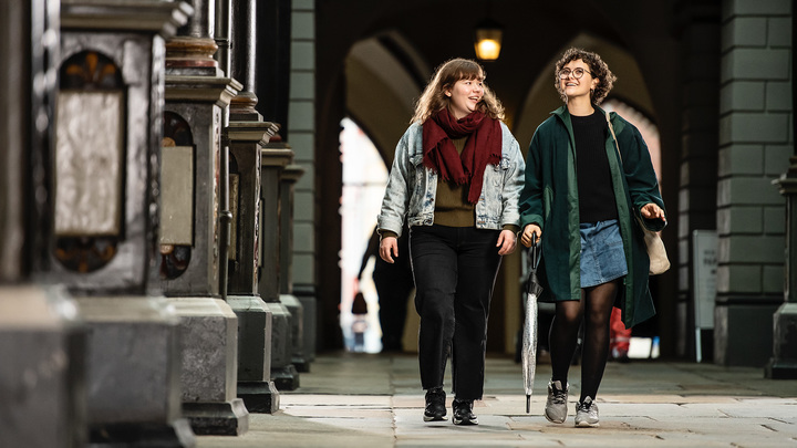 Lina walking with a friend.
