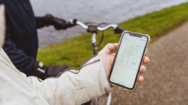 Marjan uses the convenient Cockpit app to control her C-Brace®.