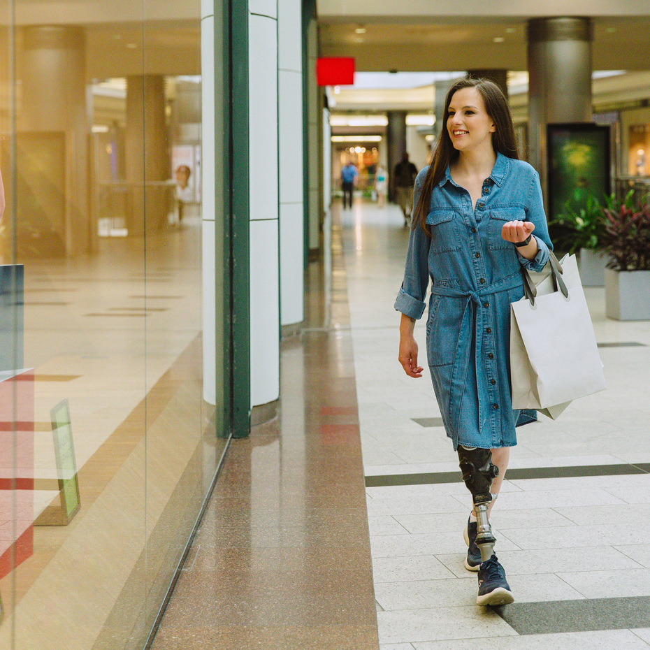 Daniella goes shopping with her Taleo Vertical Shock.