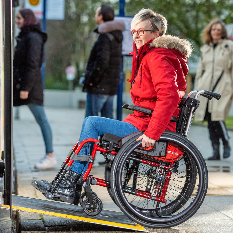 Opens video: "Daily life with wheelchair in public transit; Ottobock Motus CV"