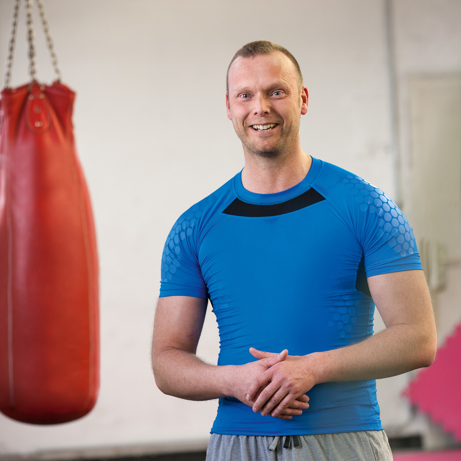 Opens video: "In 2006 Jochen was the victim of a crime,  since then, his right lower leg has been completely paralysed; today he owns a security company, does a lot of sport and talks about how the WalkOn Reaction plus changed his life."