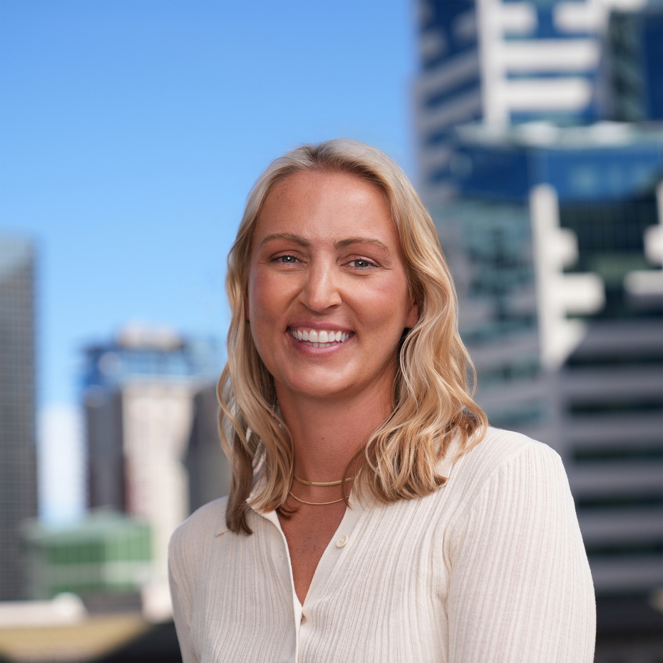 Opens video: "Portrait of Genium 4 user Laura"